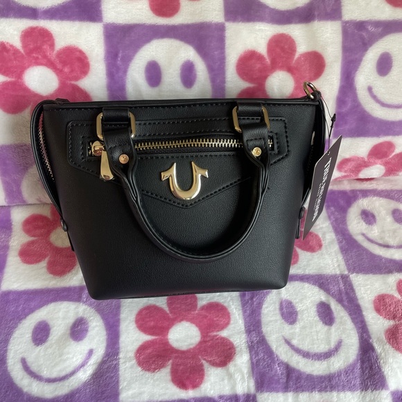 True Religion Handbags - 🌸True religion purse🌸
